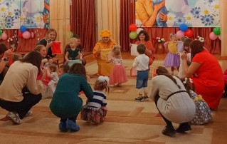 Праздник " В гости к Солнышку", посвящённый Международному женскому дню 8 марта Праздник " В гости к Солнышку", посвящённый Международному женскому дню 8 марта.